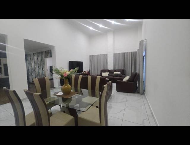 5 BEDROOM HOUSE FOR SALE IN NINAPARK